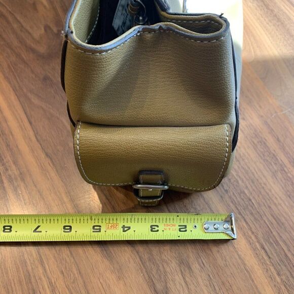 Emilie M purse, handbag, vegan leather, multiple pockets, holds iphone, EUC - Picture 5 of 16